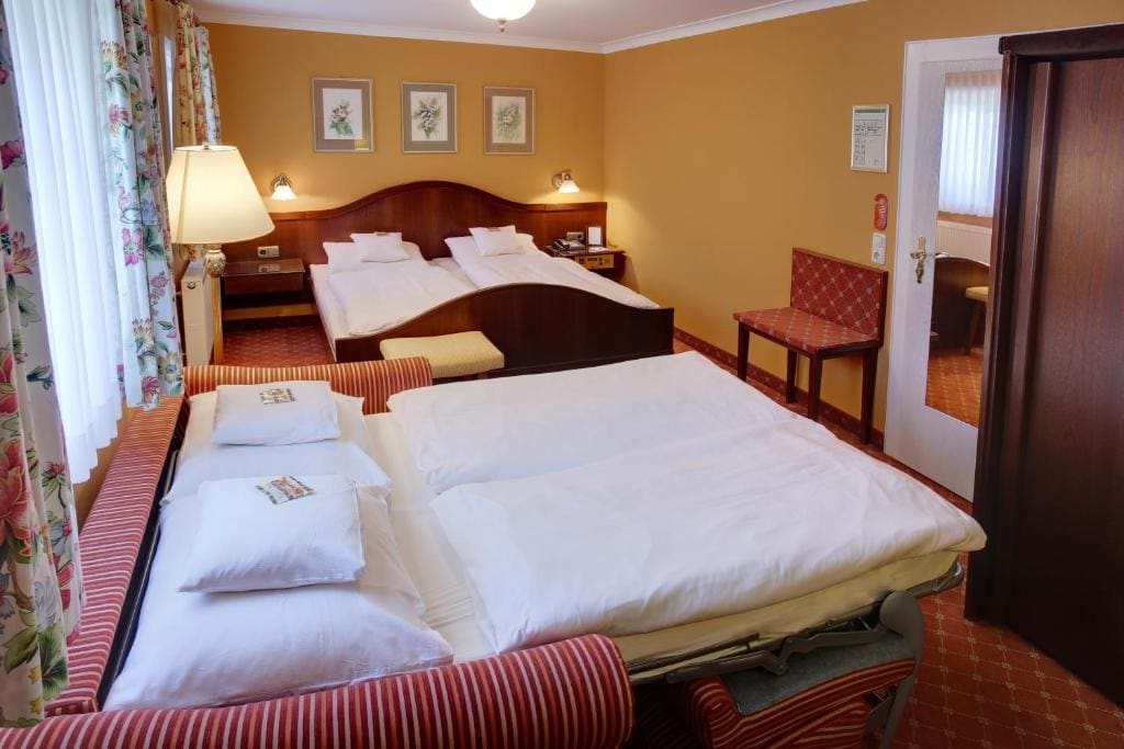 Quadruple Room room - Image 1