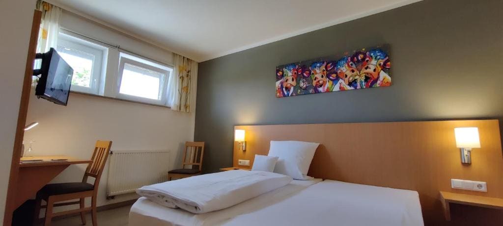 Economy Double Room room - Image 3