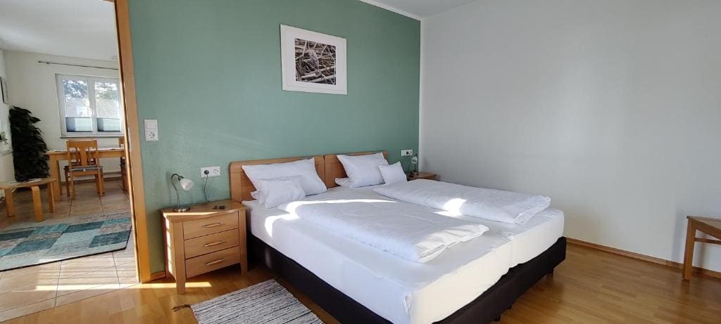 Apartment room - Image 1