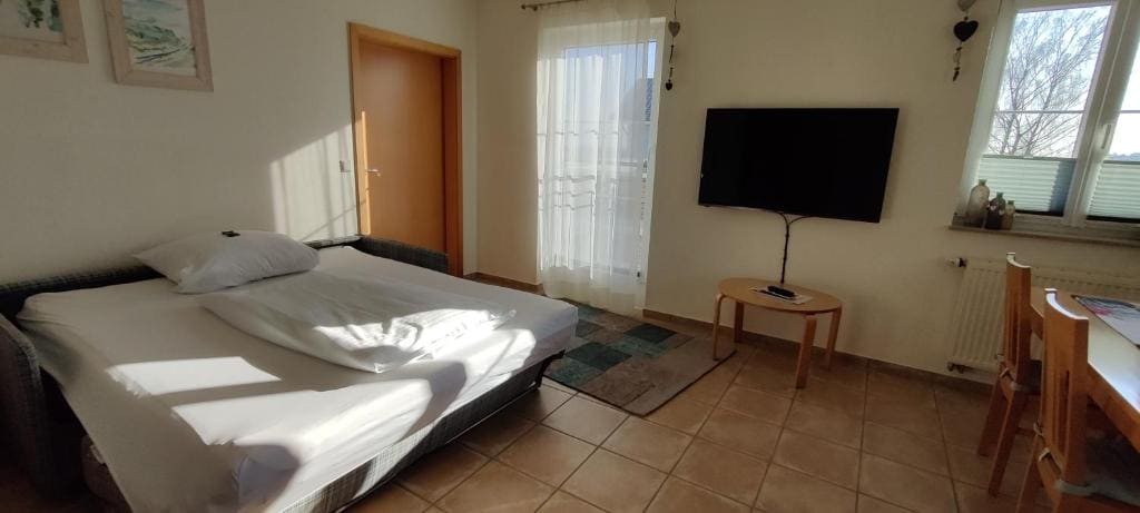 Apartment room - Image 3