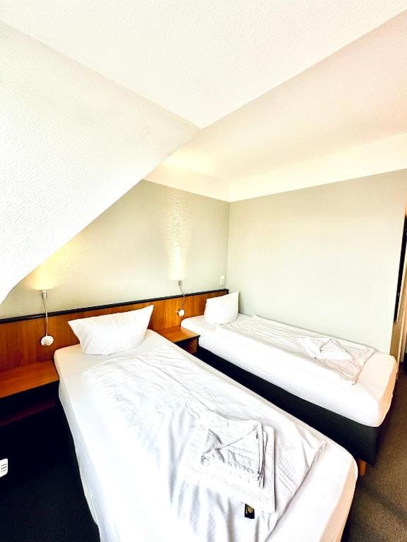 Twin Room room - Image 2