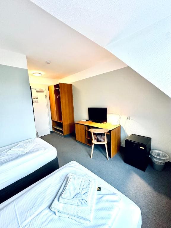 Twin Room room - Image 3