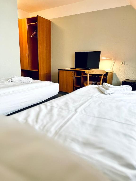 Twin Room room - Image 1