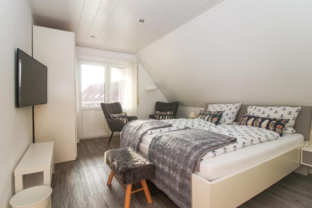 Double Room with Balcony room - Image 2