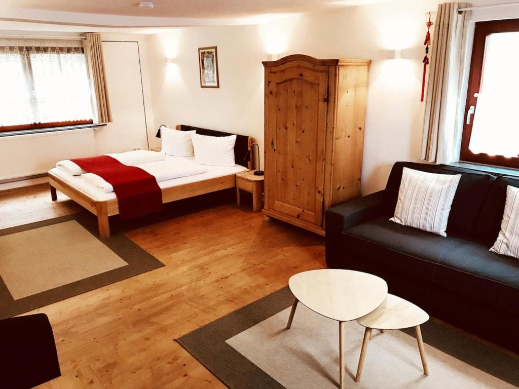Suite with Garden View room - Image 2