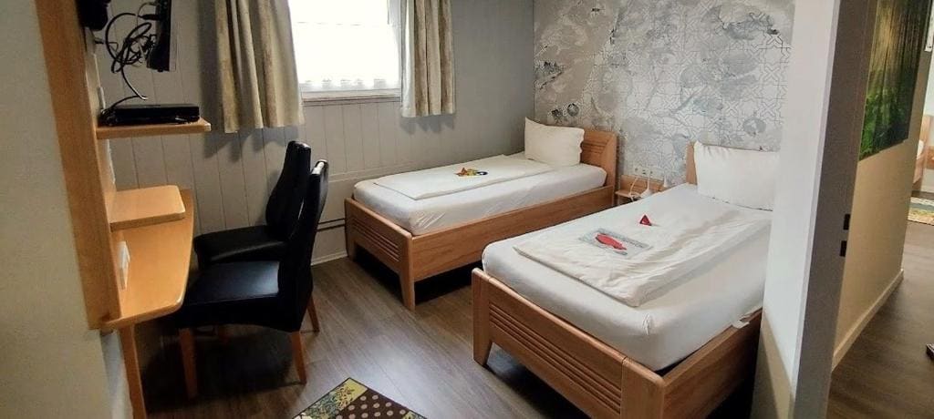 Family Room room - Image 2