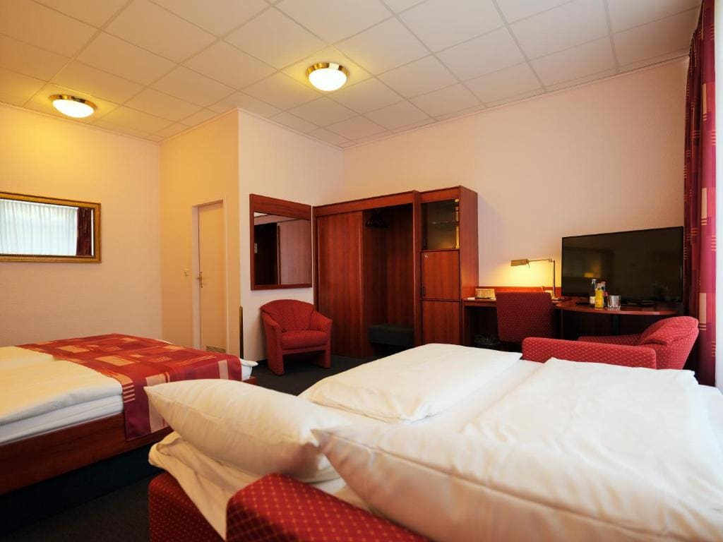 Quadruple Room room - Image 1