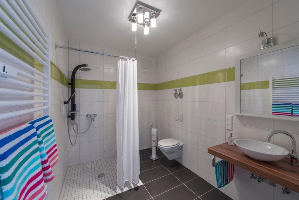 Twin Room - Disability Access room - Image 2