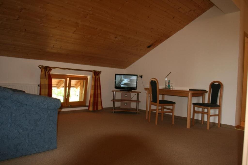 Apartment with Balcony room - Image 3