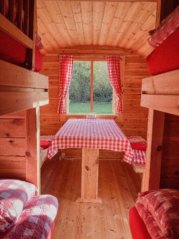 Chalet with Shared Bathroom room - Image 3