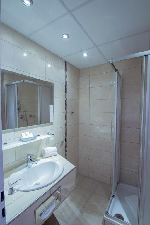 Classic Single Room with Balcony room - Image 2