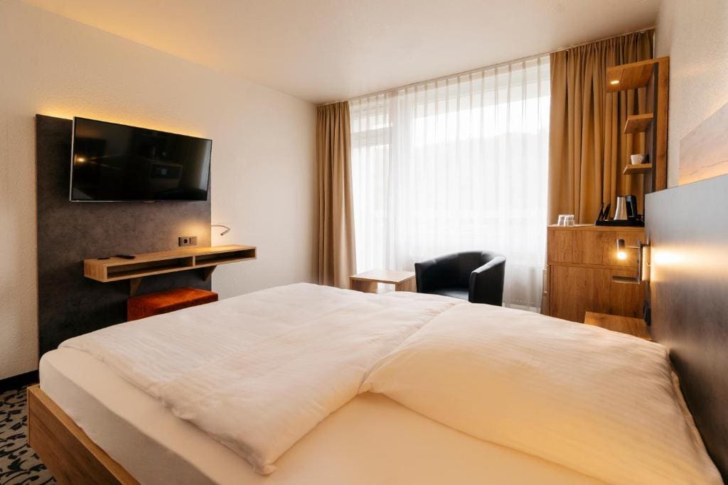 Comfort Single Room with Balcony room - Image 1