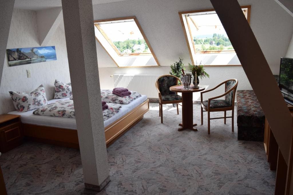 Double Room with Mountain View room - Image 1