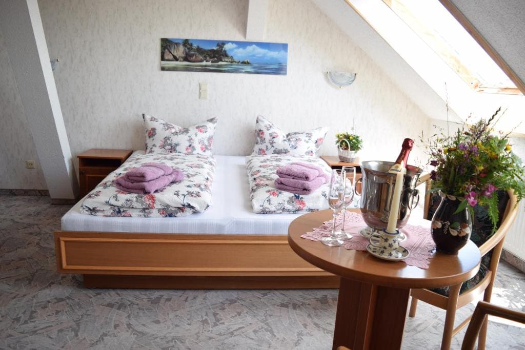 Double Room with Mountain View room - Image 2