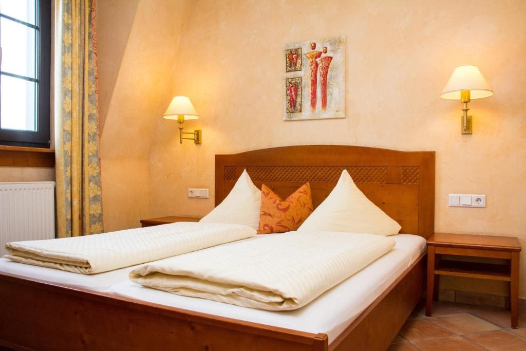 Large Suite room - Image 1