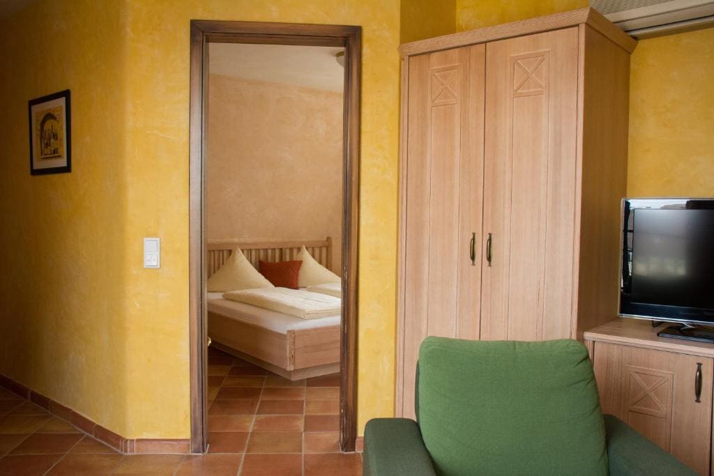 Apartment room - Image 2