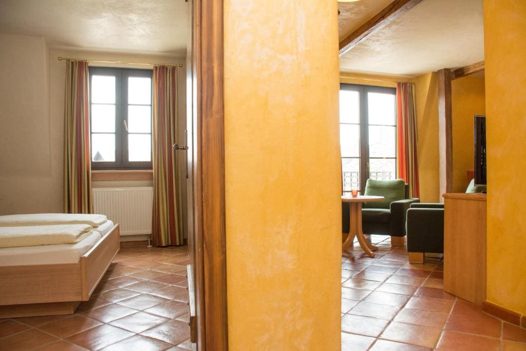 Apartment room - Image 1