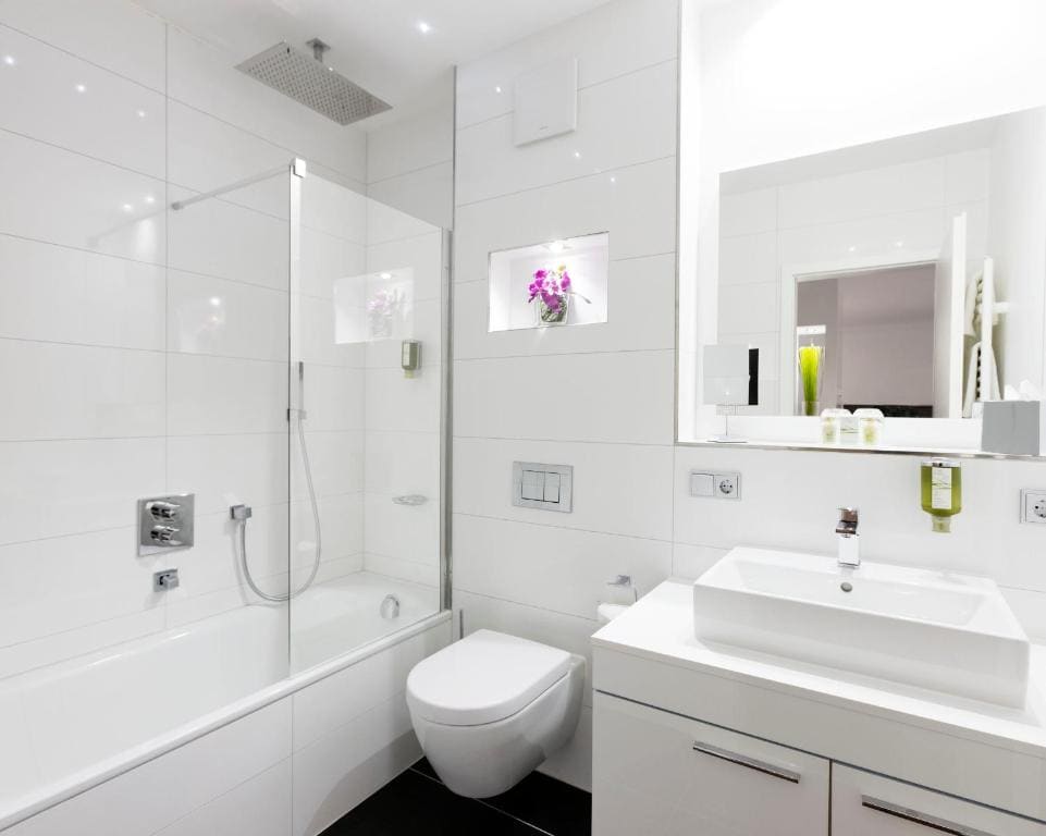 Double Room with King Size Bed room - Image 1