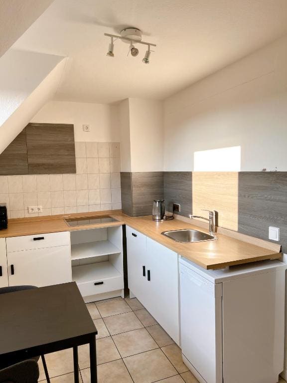 Three-Bedroom Apartment - High Floor room - Image 3