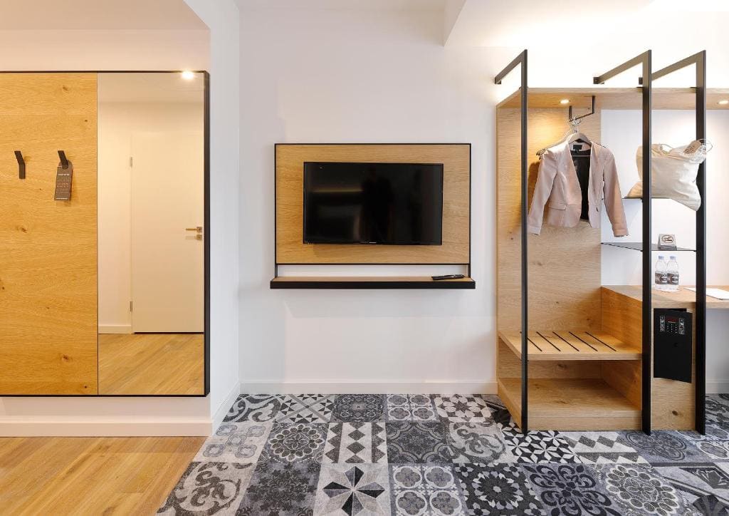 Standard Twin Room room - Image 3