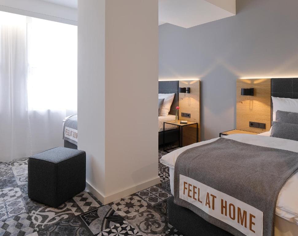 Standard Twin Room room - Image 1