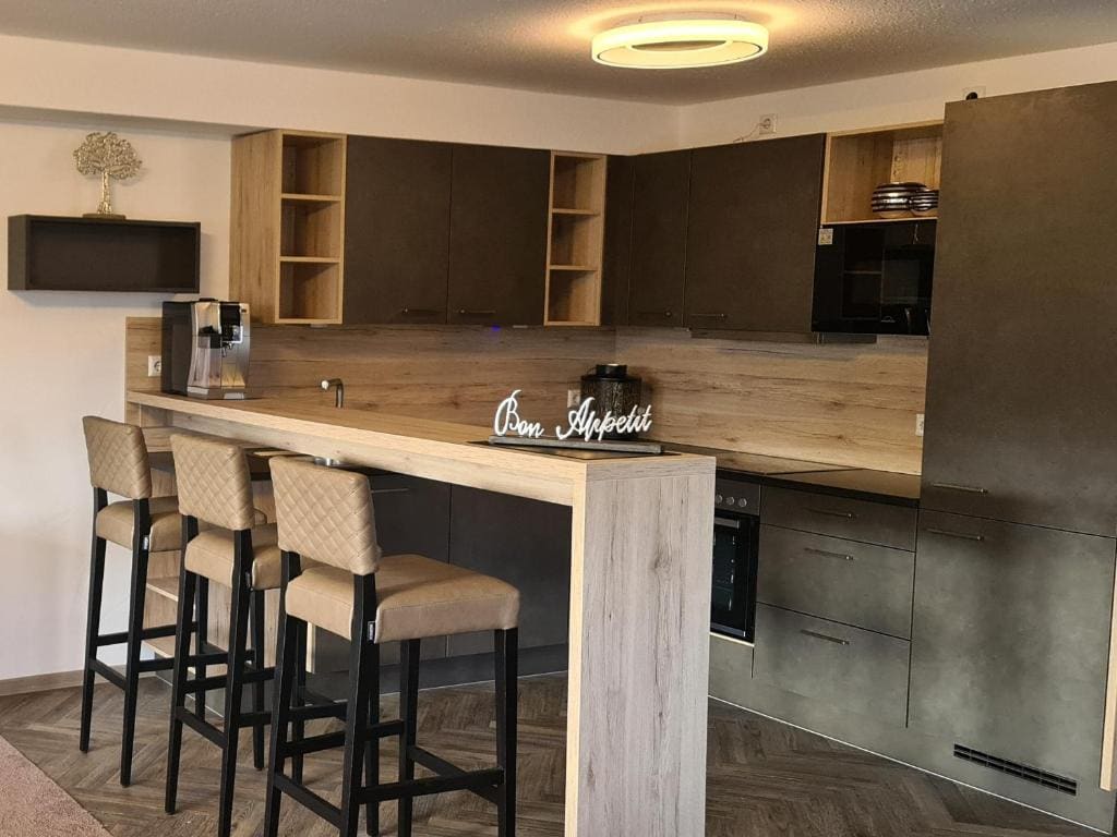 One-Bedroom Apartment room - Image 2