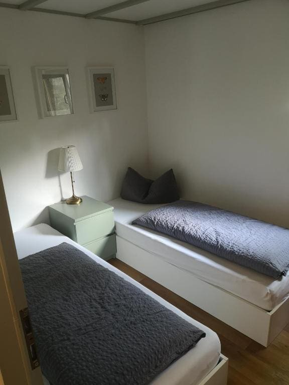 One-Bedroom House room - Image 1