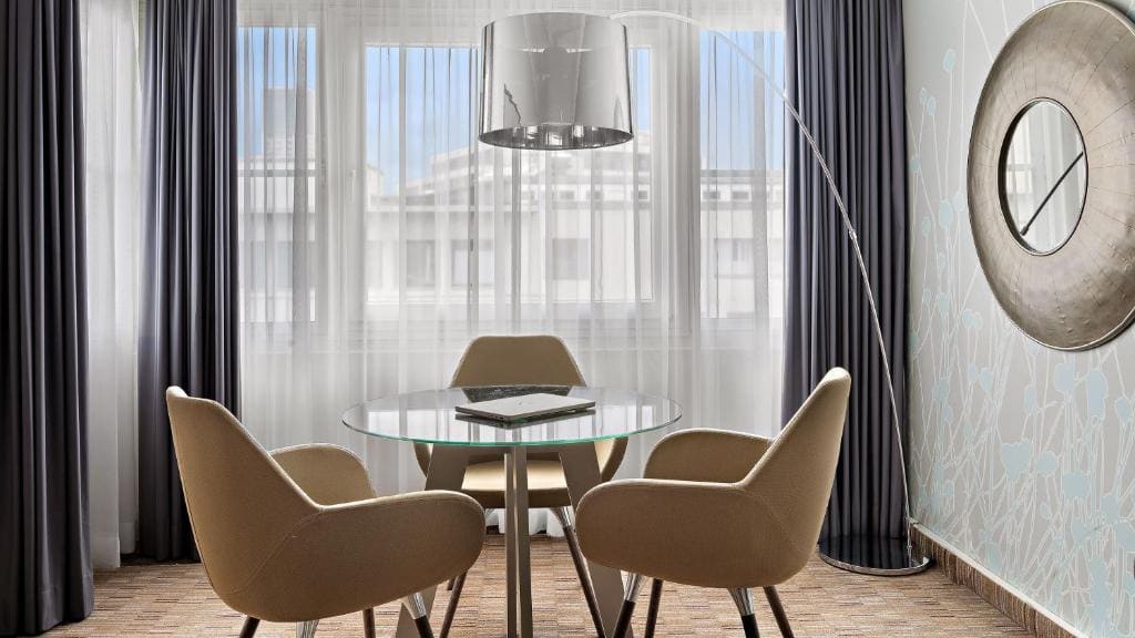 King Suite room - Image 3