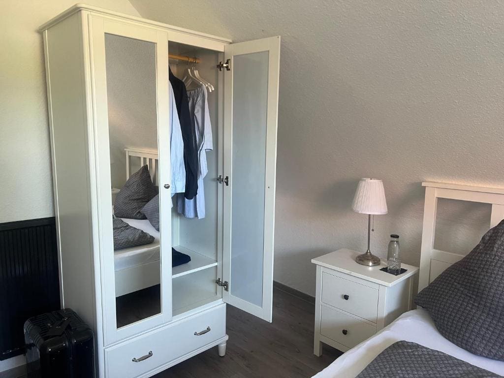 Deluxe Family Room room - Image 3