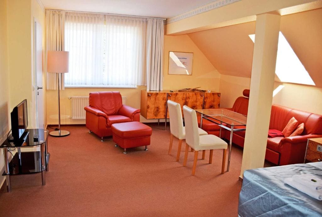 Double or Twin Room with Shower room - Image 2