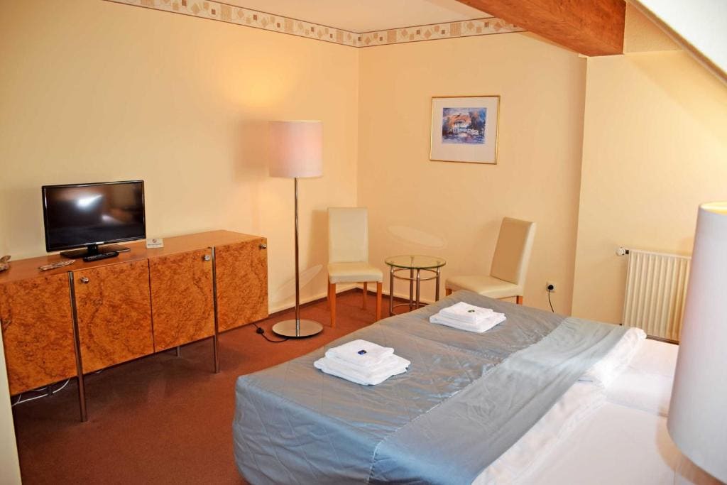 Double or Twin Room with Private Bathroom room - Image 1