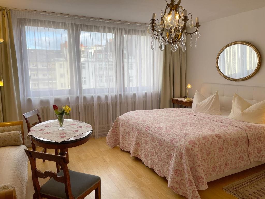 Apartment with Garden View room - Image 2