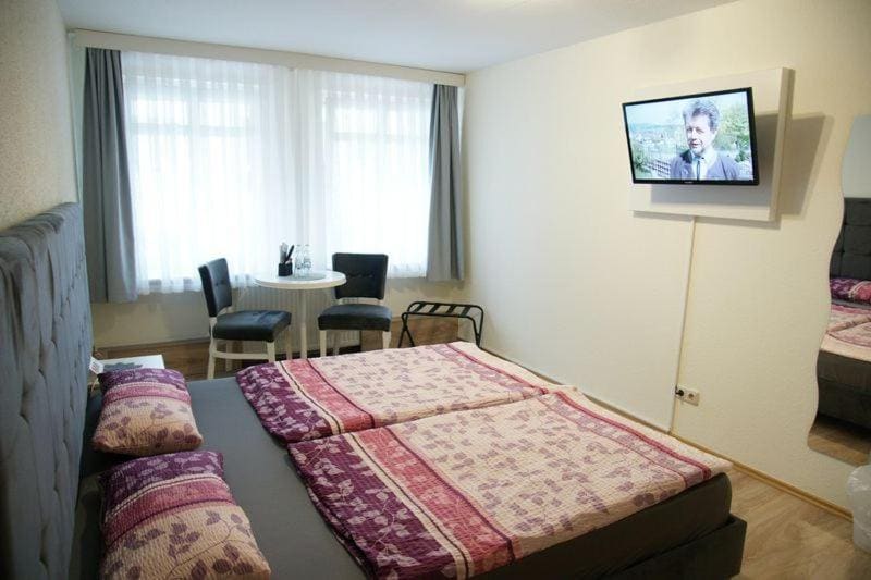 Double Room with Private Bathroom room - Image 3
