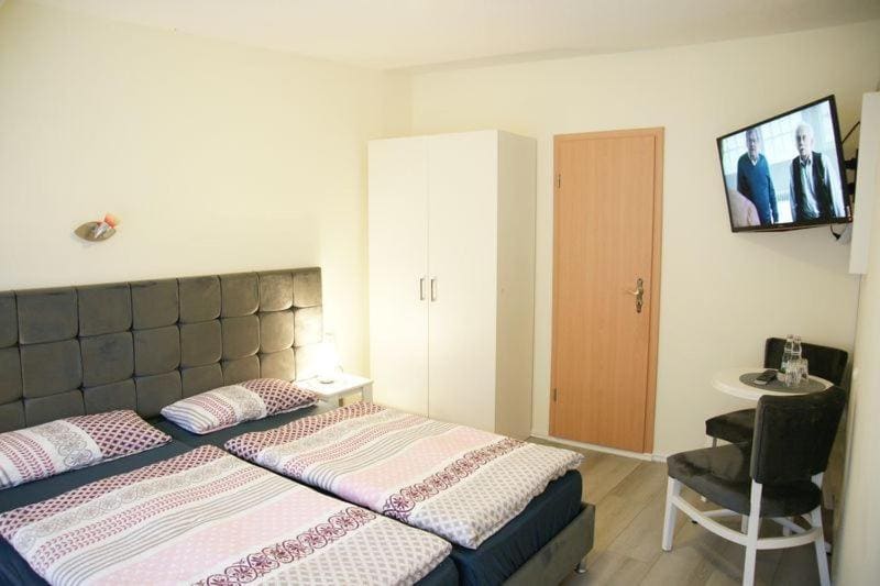 Double Room with Private Bathroom room - Image 1