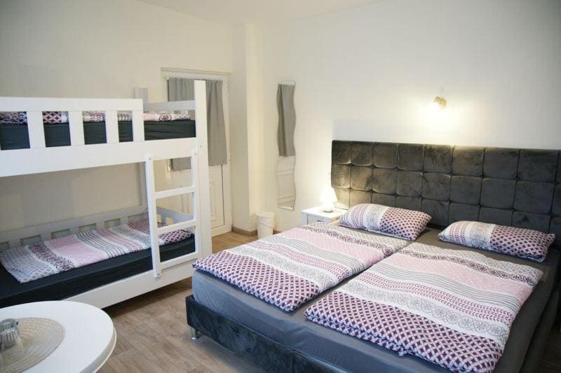 Quadruple Room room - Image 2