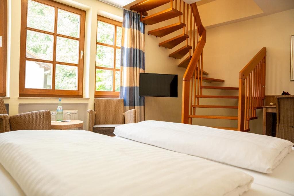 Family Room room - Image 2