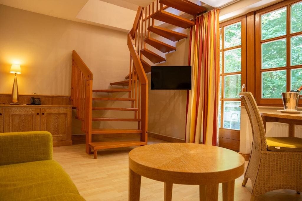 Junior Suite with Balcony room - Image 3