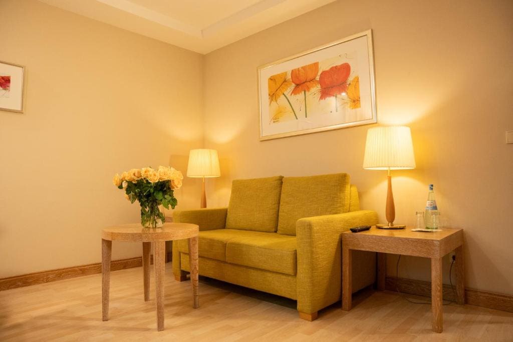 Junior Suite with Balcony room - Image 2