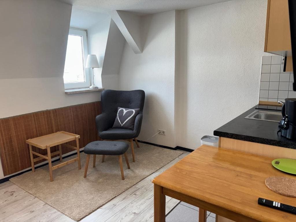 Standard Single Room with Shower room - Image 3