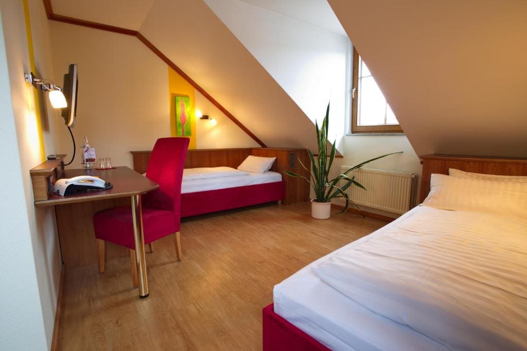 Classic Twin Room room - Image 1