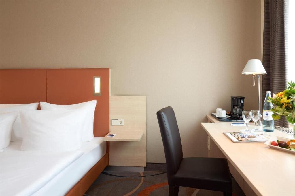 Business Double Room with Gym Access room - Image 3