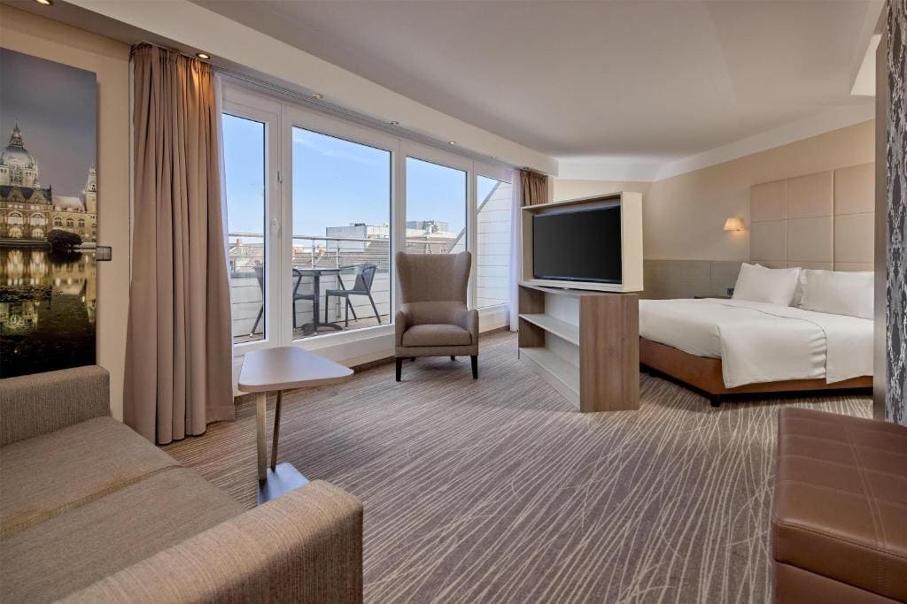 Junior King Suite with Balcony room - Image 1