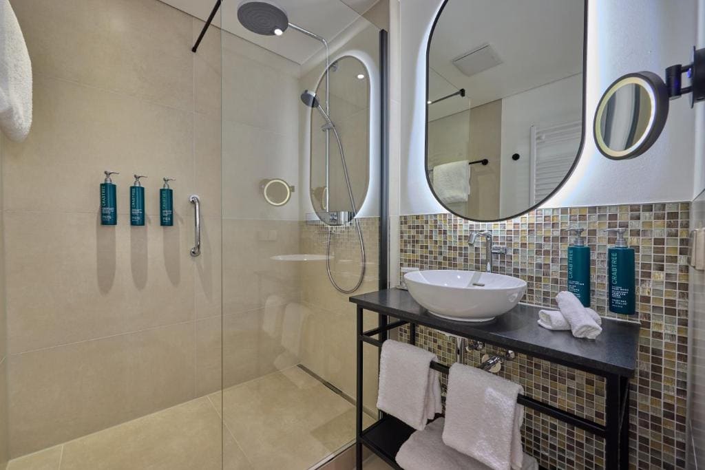 Family Room room - Image 1