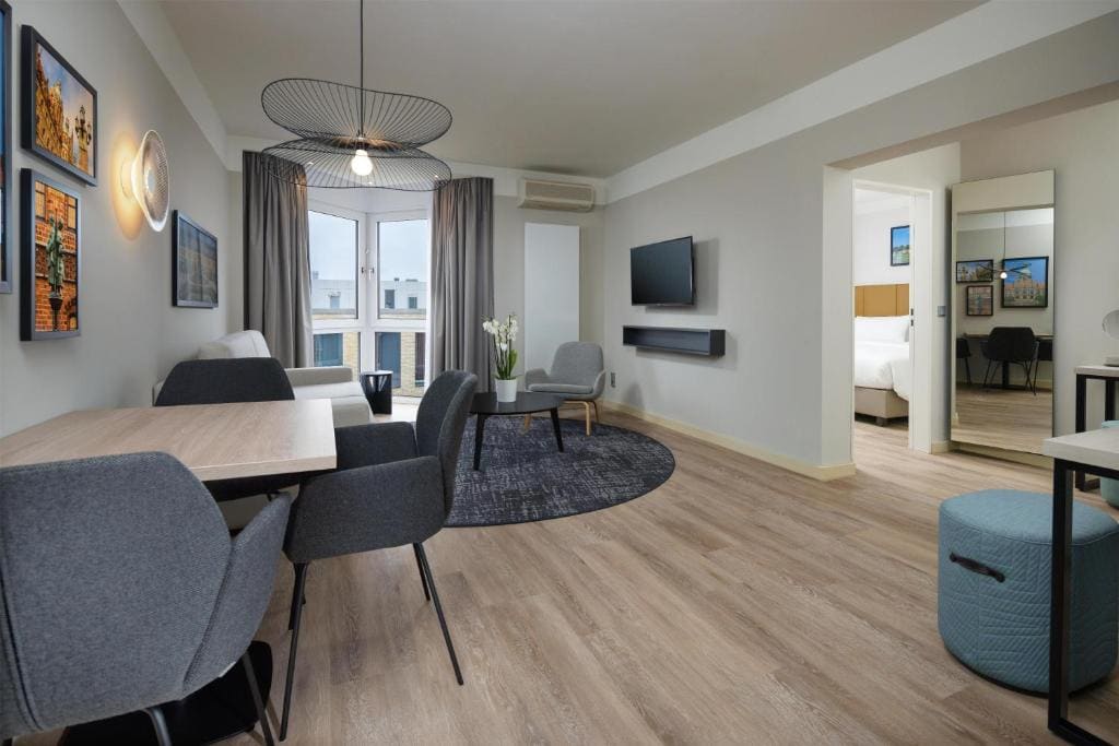 One-Bedroom King Suite room - Image 2