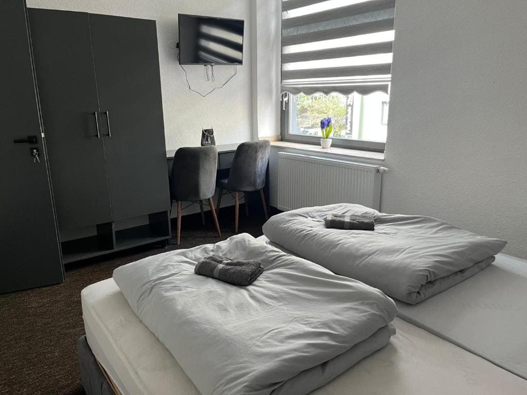 Deluxe Double Room with Shower room - Image 1