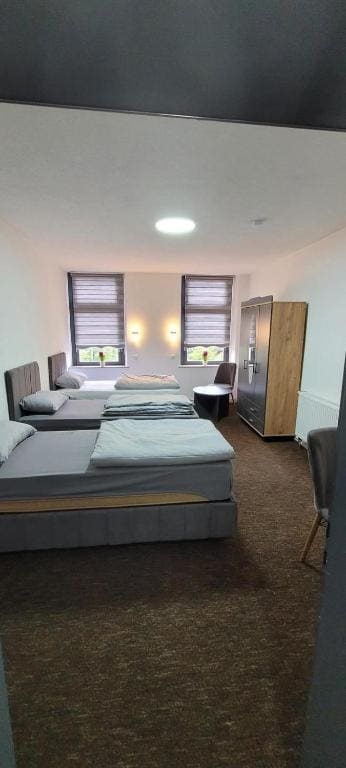Family Room room - Image 1