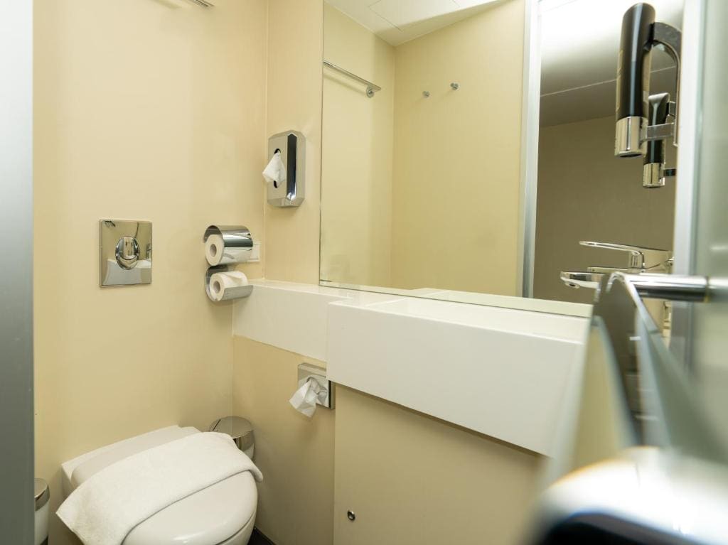 Small Double Room room - Image 3