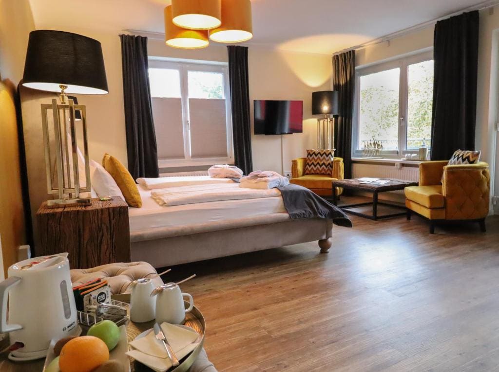 Junior Suite with Balcony room - Image 2