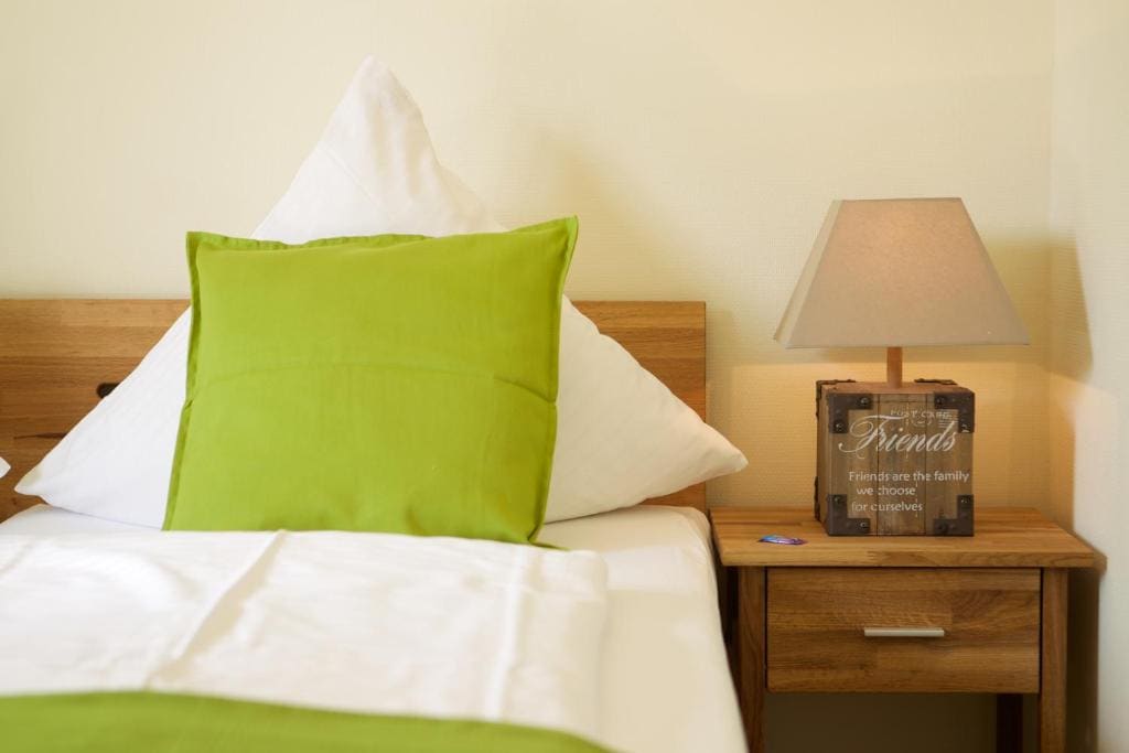Small Double Room room - Image 2