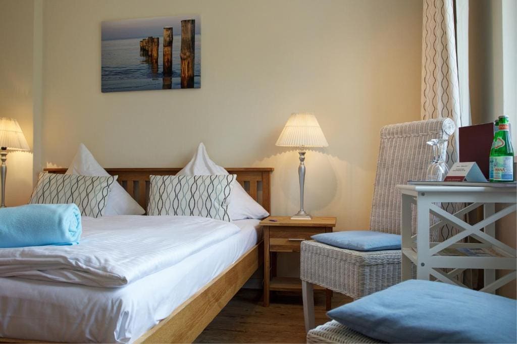 Small Double Room room - Image 1